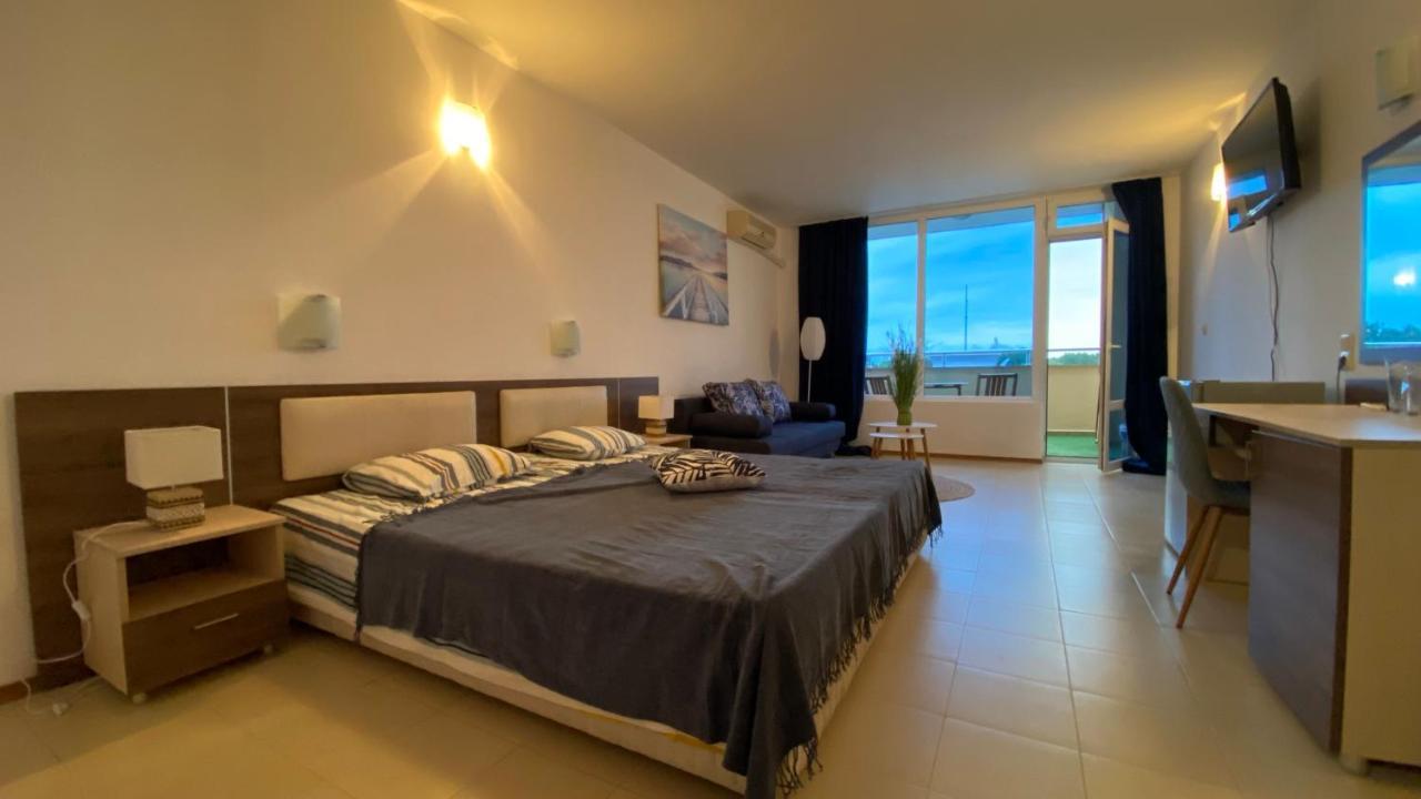 Esperanto 401 Large Studio Pantai Sunny Bagian luar foto