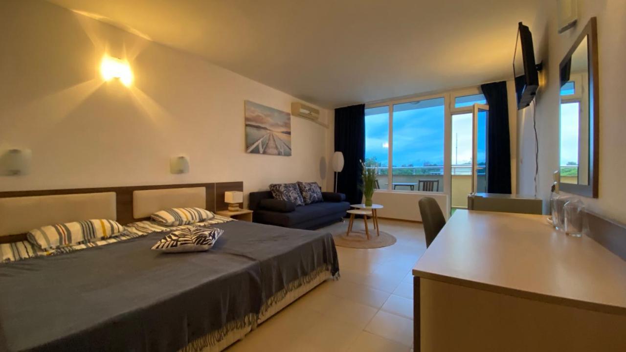 Esperanto 401 Large Studio Pantai Sunny Bagian luar foto