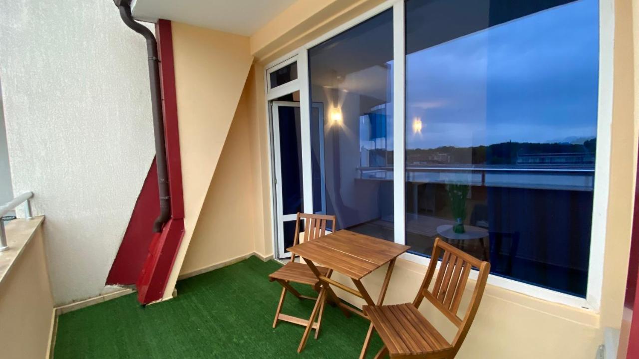 Esperanto 401 Large Studio Pantai Sunny Bagian luar foto